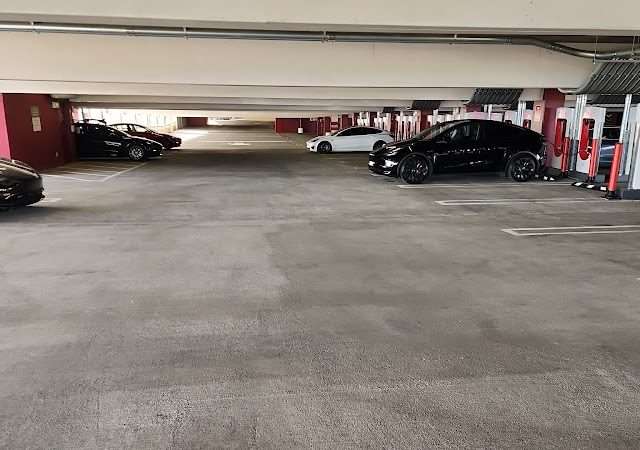 Tesla Supercharger in Sherman Oaks California