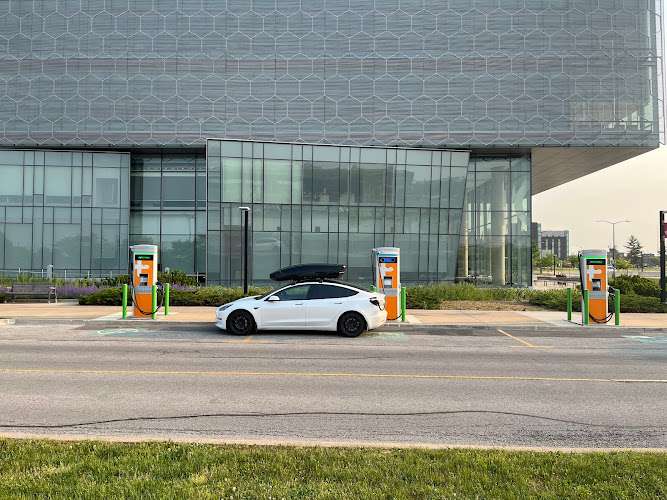 ChargePoint Charging Station EV Charging Station at University Rd E