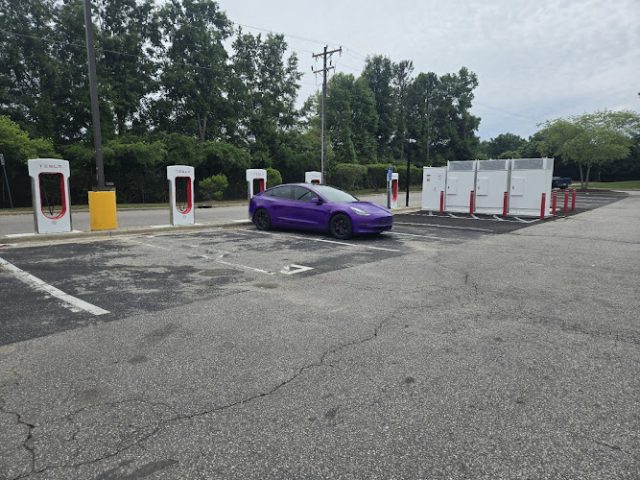 Tesla Supercharger in Henderson North Carolina