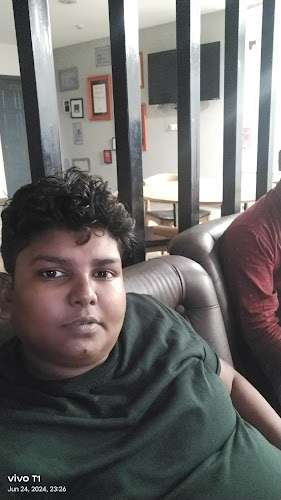 Shell Recharge Charging Station EV Charging Station at Hampton Ct Rd