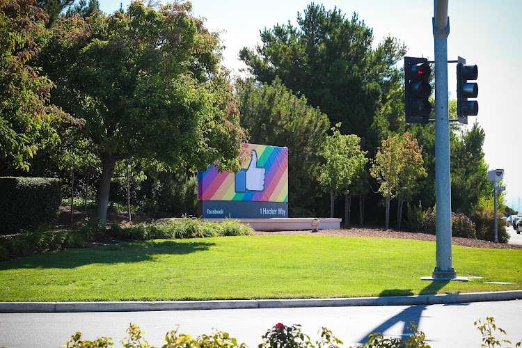 Facebook Building 14 EV Charging Station at 14 Hacker Wy
