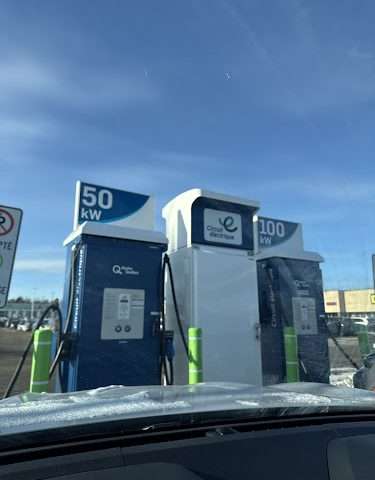 Circuit électrique Charging Station in Gatineau Quebec Canada