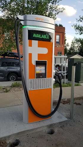 ChargePoint Charging Station EV Charging Station at Harrison &