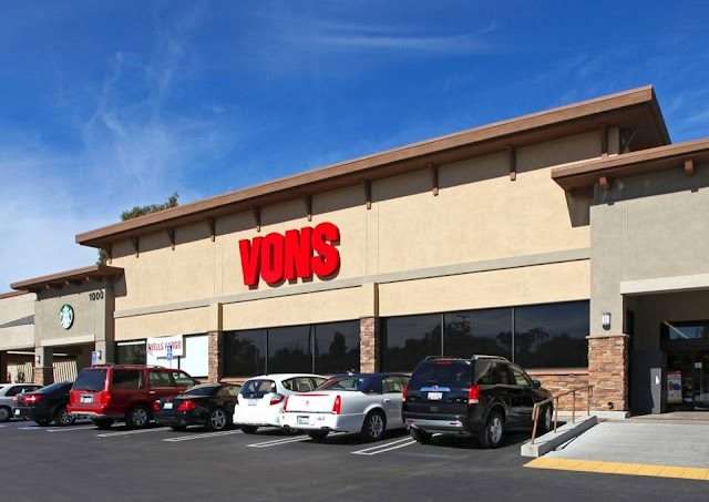 El Norte Pkwy Plaza in Escondido California