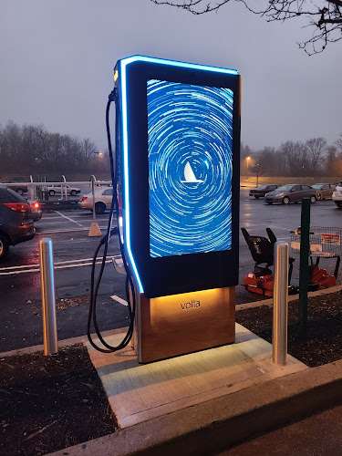 Shell Recharge Charging Station EV Charging Station at 2918 Easton Ave