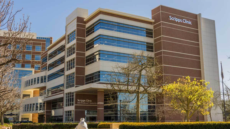 Scripps Clinic John R. Anderson V Medical Pavilion EV Charging Station at 9898 Genesee Ave