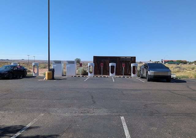 Tesla Supercharger in Holbrook Arizona