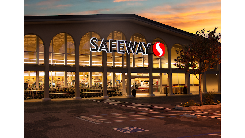 Safeway EV Charging Station at 1335 Webster St