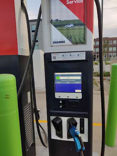 Shell Recharge Charging Station EV Charging Station at 1005 Gordon Dr