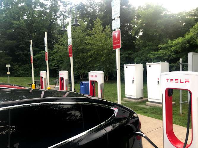 Tesla Supercharger EV Charging Station at 2000 Merritt Pkwy