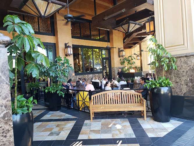 Plaza Escuela EV Charging Station at 1100-1181 Locust St