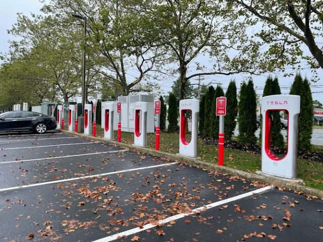 Tesla Supercharger in Lake Grove New York