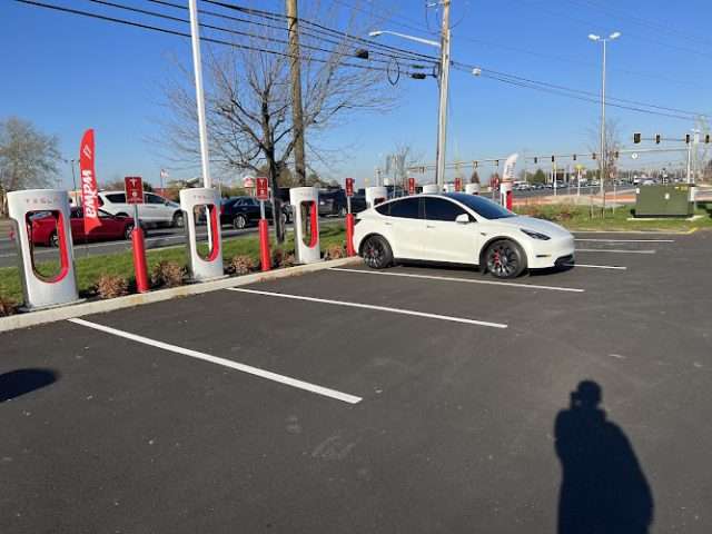 Tesla Supercharger in Bear Delaware