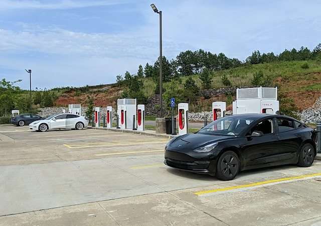 Tesla Supercharger in Guin Alabama