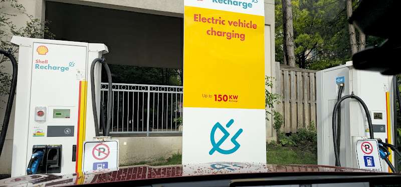 Shell Recharge Charging Station EV Charging Station at 4021 Yonge St