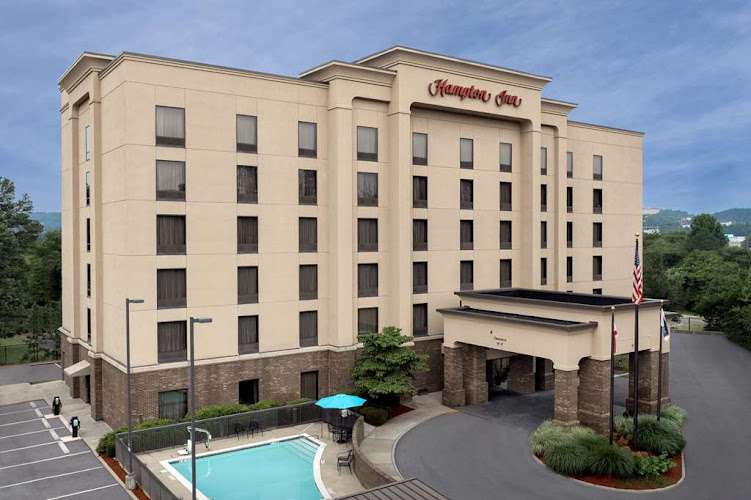 Hampton Inn Birmingham I-65/Lakeshore Drive EV Charging Station at 30 State Farm Pkwy