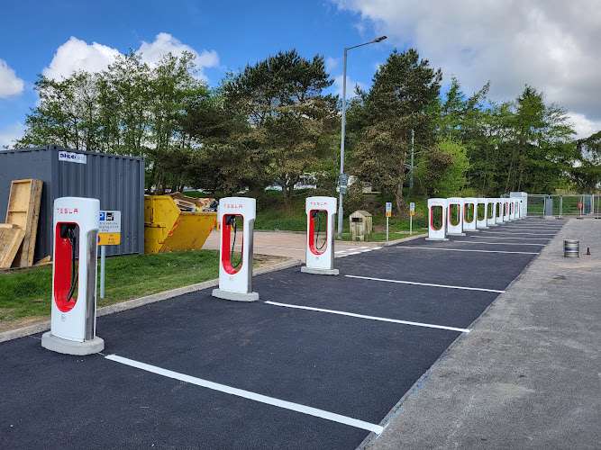 Tesla Supercharger EV Charging Station at 38/39 M6