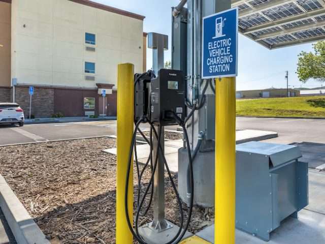 Noodoe EV Charging Station in Taft California