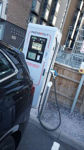 Shell Recharge Charging Station EV Charging Station at 148-150 Green Lanes