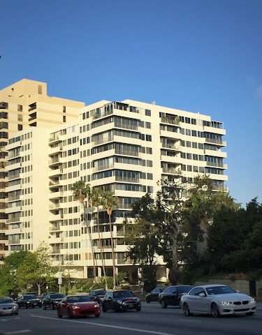 Wilshire Holmby Condominiums in Los Angeles California