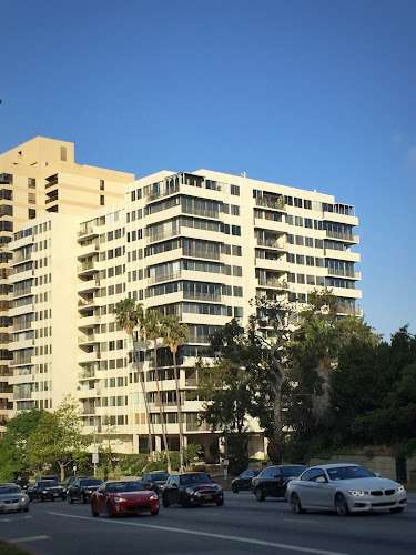 Wilshire Holmby Condominiums EV Charging Station at 10433 Wilshire Blvd