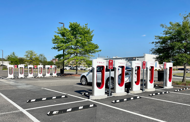 Tesla Supercharger EV Charging Station at Bells Hwy #2098
