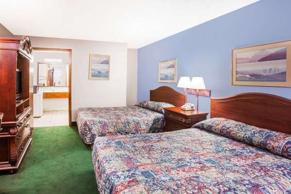 Super 8 by Wyndham Malvern in Malvern Arkansas