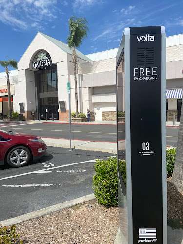 Shell Recharge Charging Station EV Charging Station at 1299 Galleria at Tyler