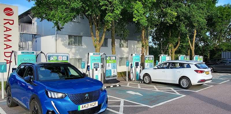 GRIDSERVE Charging Station EV Charging Station at 23 M25