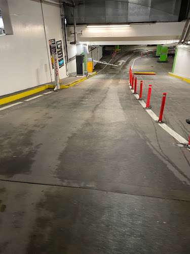 Shell Recharge Charging Station EV Charging Station at 2100 Webster St