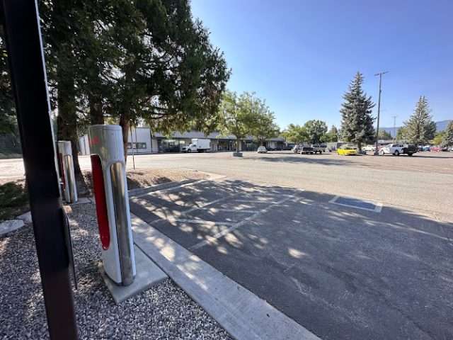 Tesla Supercharger in Mt Shasta California
