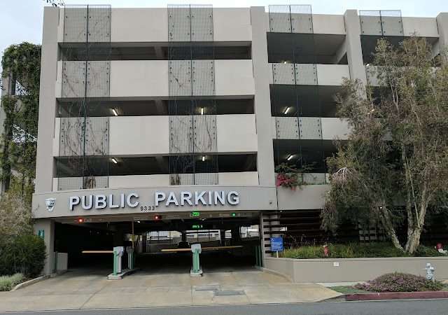 Public parking in Beverly Hills California
