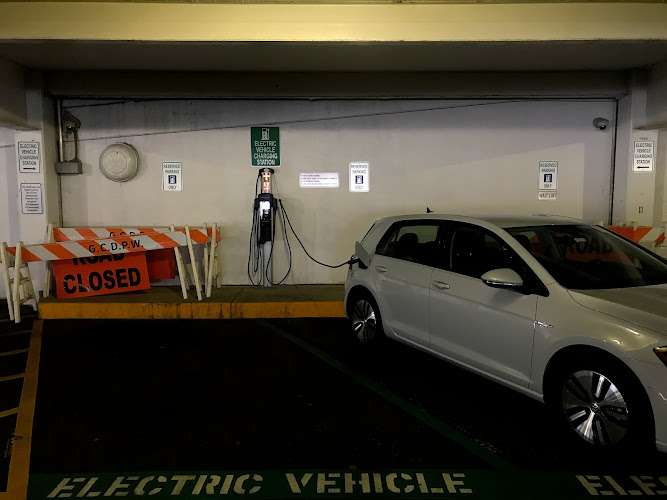 ChargePoint Charging Station EV Charging Station at 9 Glen St
