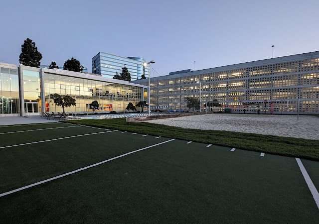 Oracle 220 Parking Garage in Redwood City California