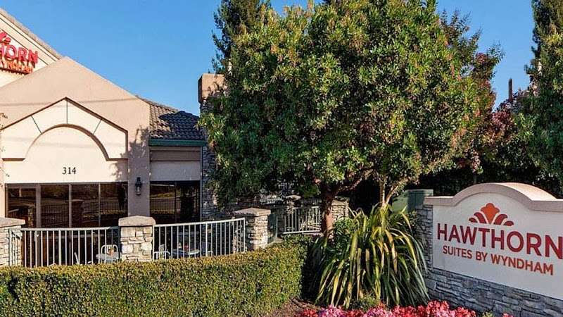 Hawthorn Suites by Wyndham Napa Valley EV Charging Station at 314 Soscol Ave