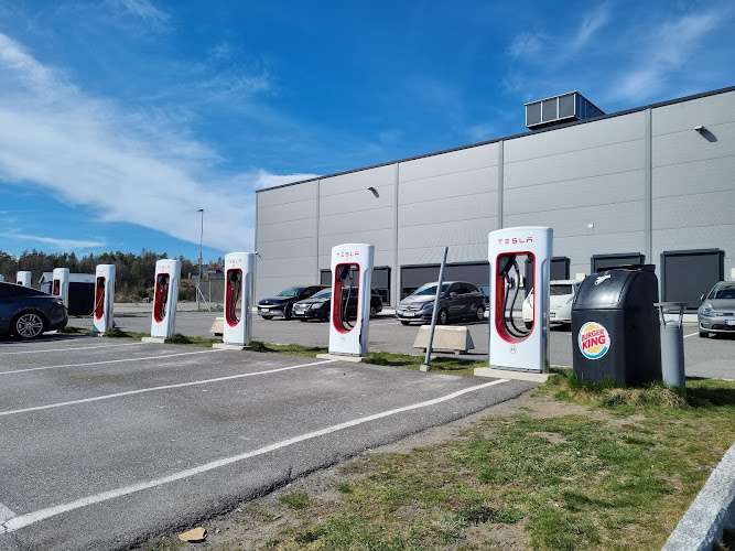 Tesla Supercharger EV Charging Station at Ringdalskogen 6