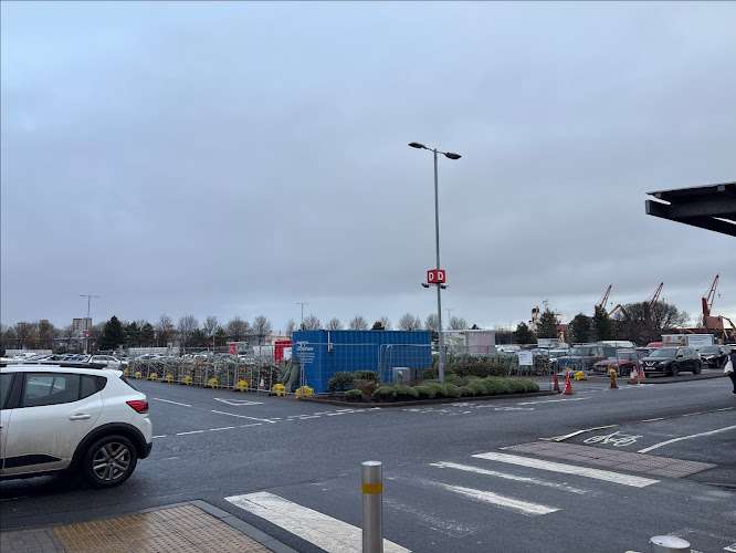 GRIDSERVE Charging Station EV Charging Station at 99 Kings Inch Dr