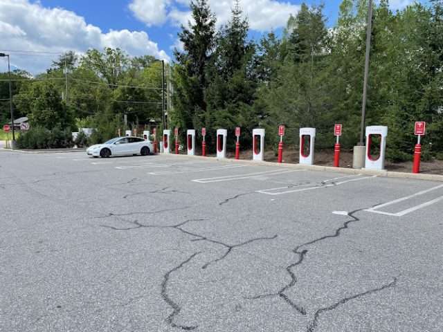 Tesla Supercharger in Canaan CT