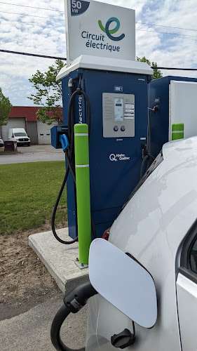 Circuit électrique Charging Station EV Charging Station at 3800 Rue Pascal Gagnon
