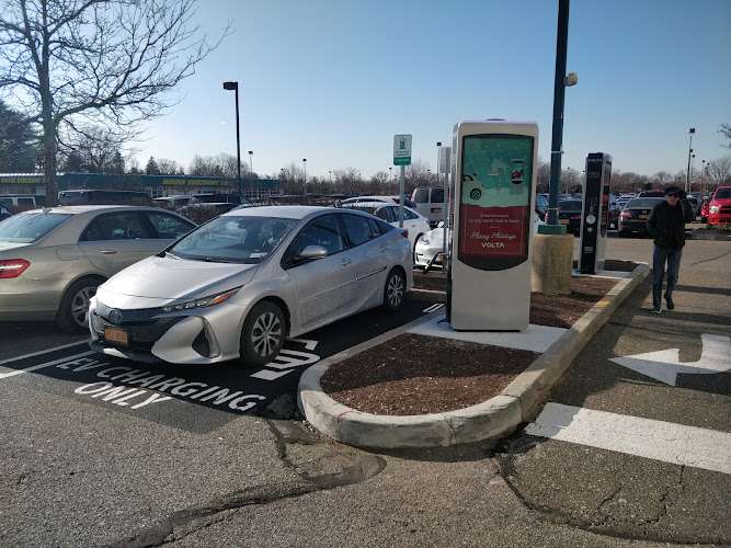 Shell Recharge Charging Station EV Charging Station at Hicksville