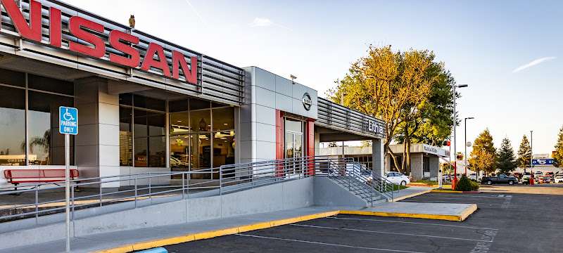 Lithia Nissan of Fresno EV Charging Station at 5580 N Blackstone Ave