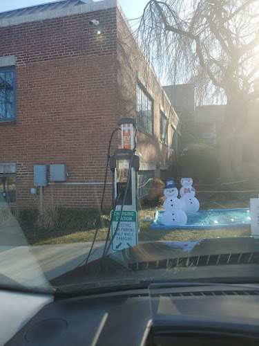 ChargePoint Charging Station EV Charging Station at 121 Park Ave