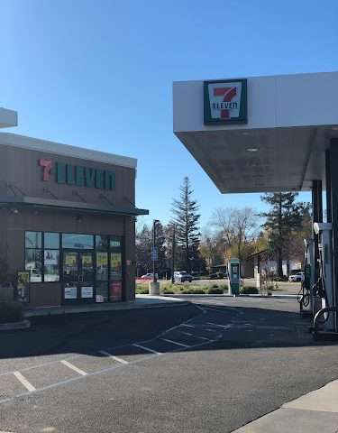 7-Eleven in Davis California
