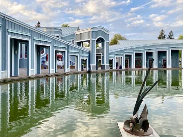 Pleasant Hill City Hall in Pleasant Hill California