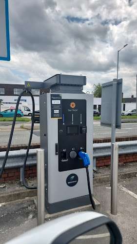 GeniePoint Charging Station EV Charging Station at Oak Grove