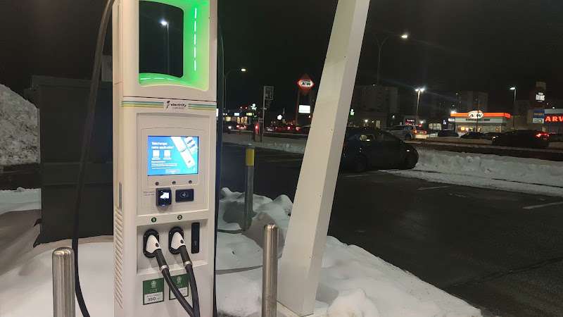 Electrify Canada Charging Station EV Charging Station at 3525 Bd des Forges