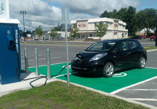 Circuit électrique Charging Station in Lac-Mégantic Quebec Canada