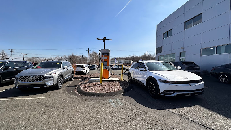 ChargePoint Charging Station EV Charging Station at 674 Straits Turnpike