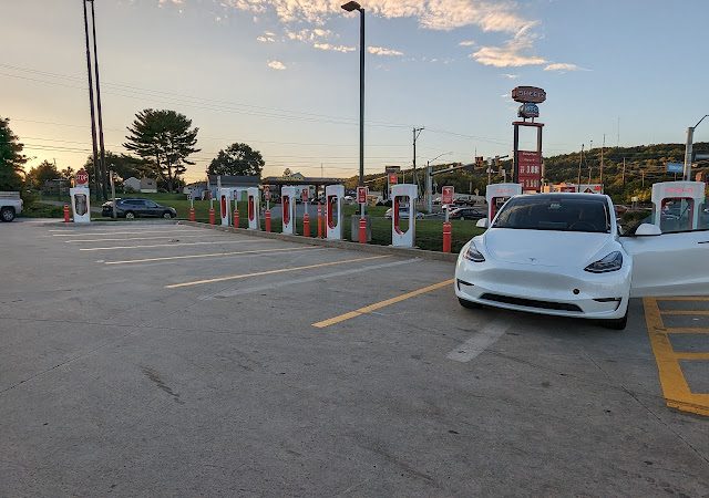 Tesla Supercharger in Ephrata Pennsylvania