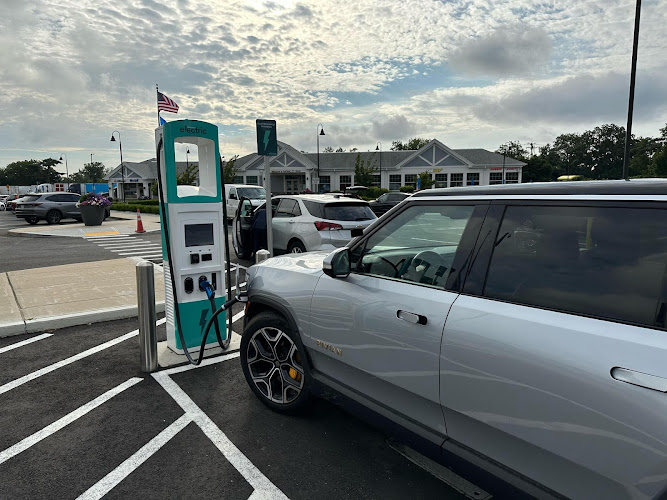 Applegreen Electric Charging Station EV Charging Station at I-95 Southbound